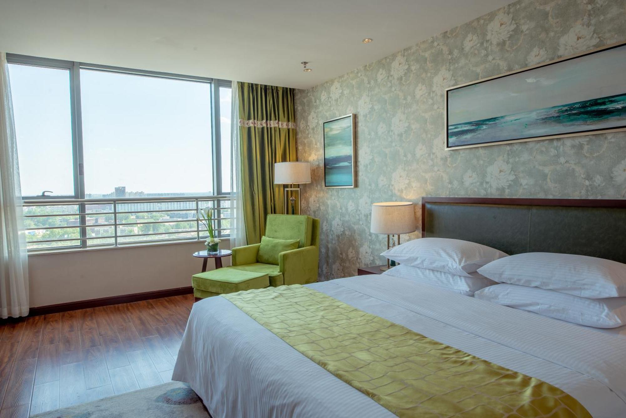 Sunflower Hotel--beijing Universal 4*