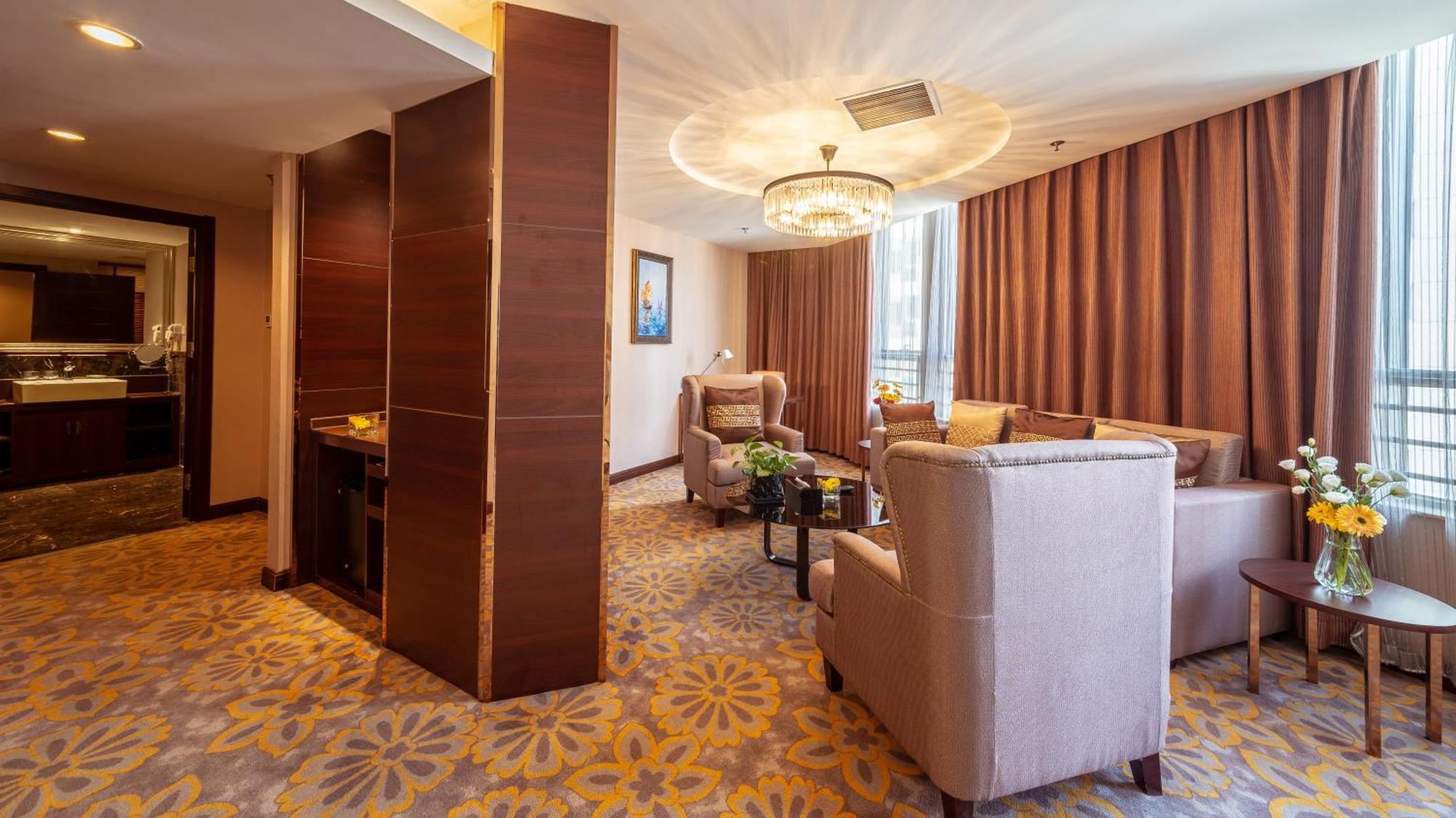 Sunflower Hotel--beijing Universal 4*